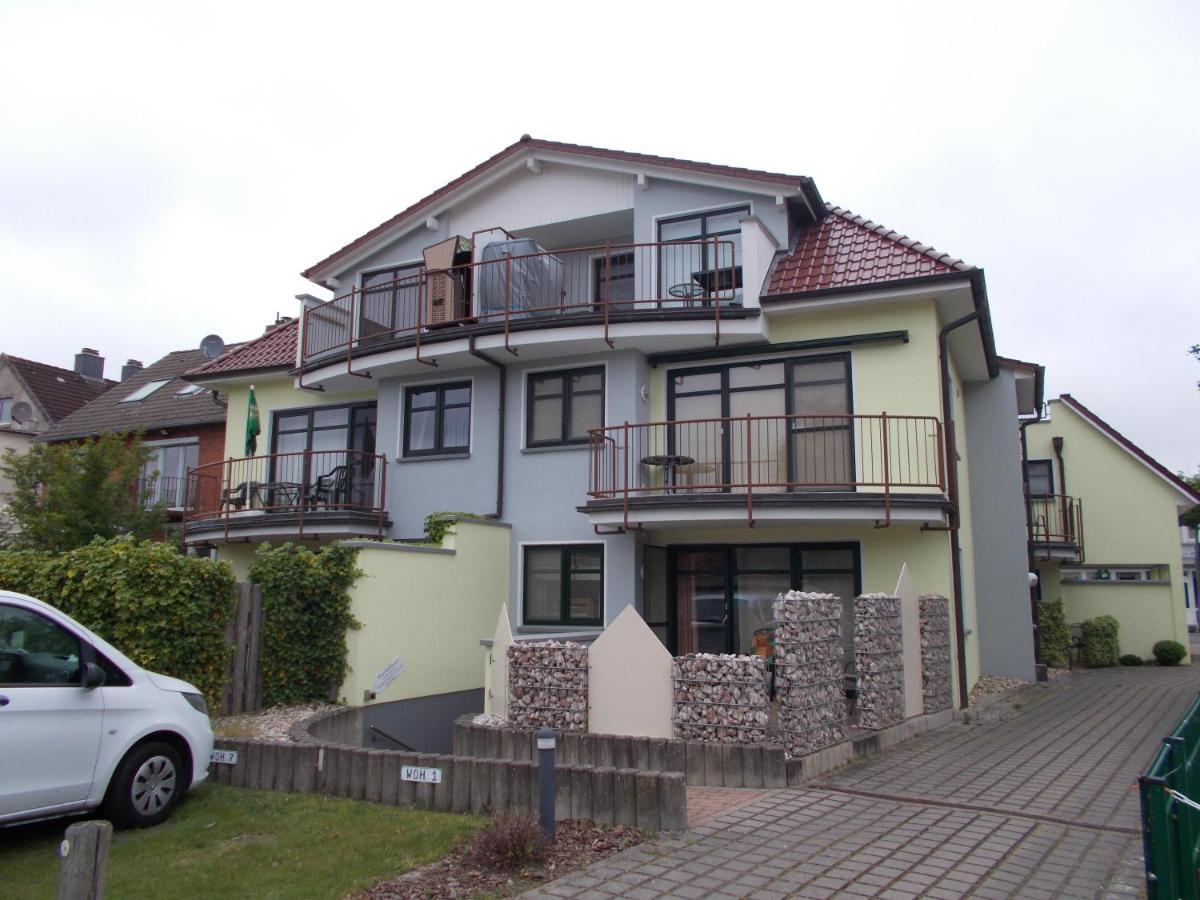 Apartment 10 *